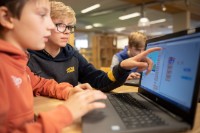 scratch laptop kind kinderen coderdojo Klooiplaats centrale bibliotheek Hoorn babel maandelijks agenda helpen digitale geletterdheid mediawijs mediawijsheid